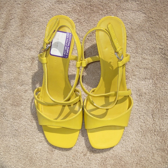 Etienne Aigner patent leather wedge sandals 7M - Picture 2 of 7